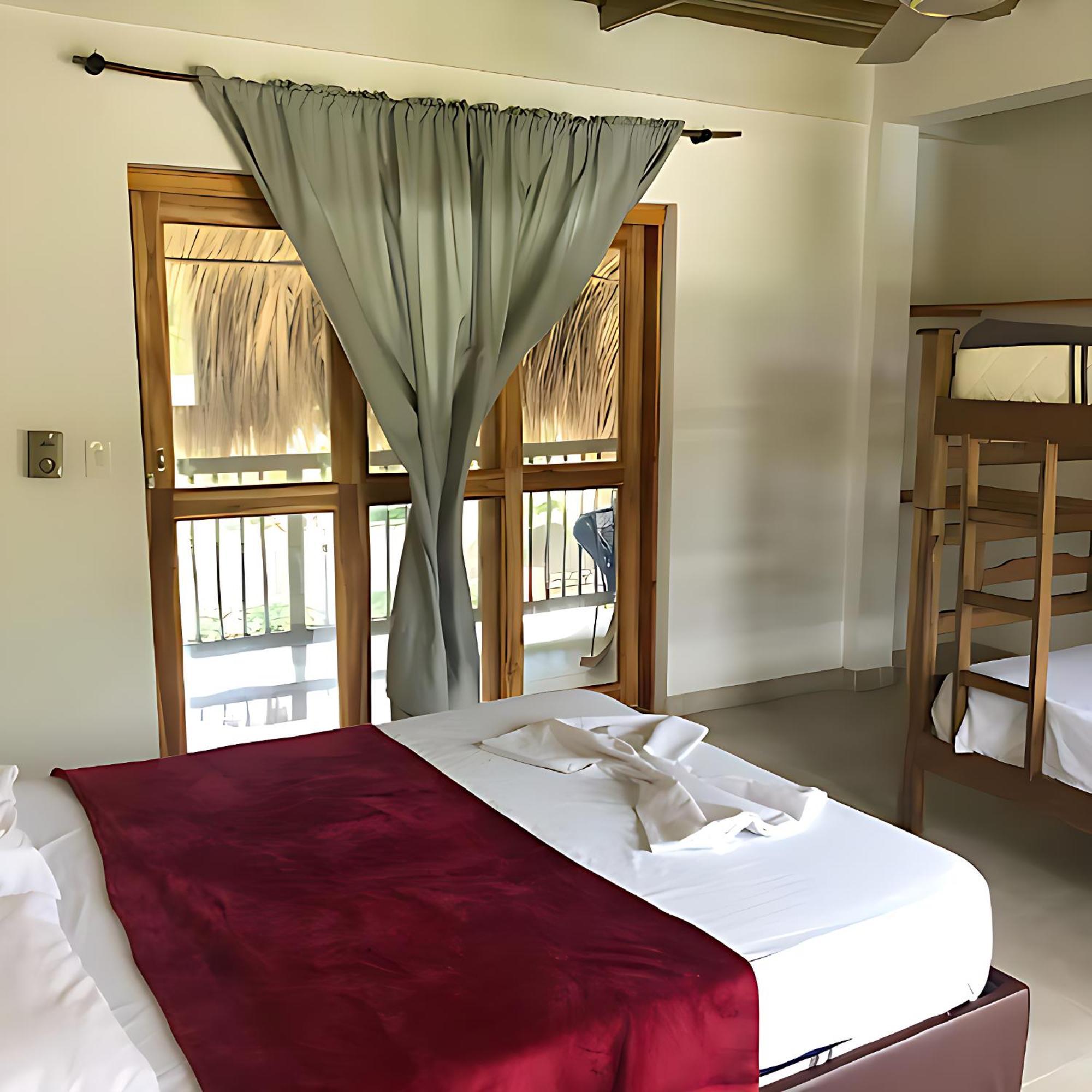 Baobao Hostel Паломіно Екстер'єр фото